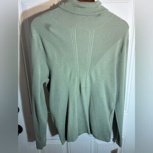 NWT Retrology Thin Turtleneck Sweater Size L